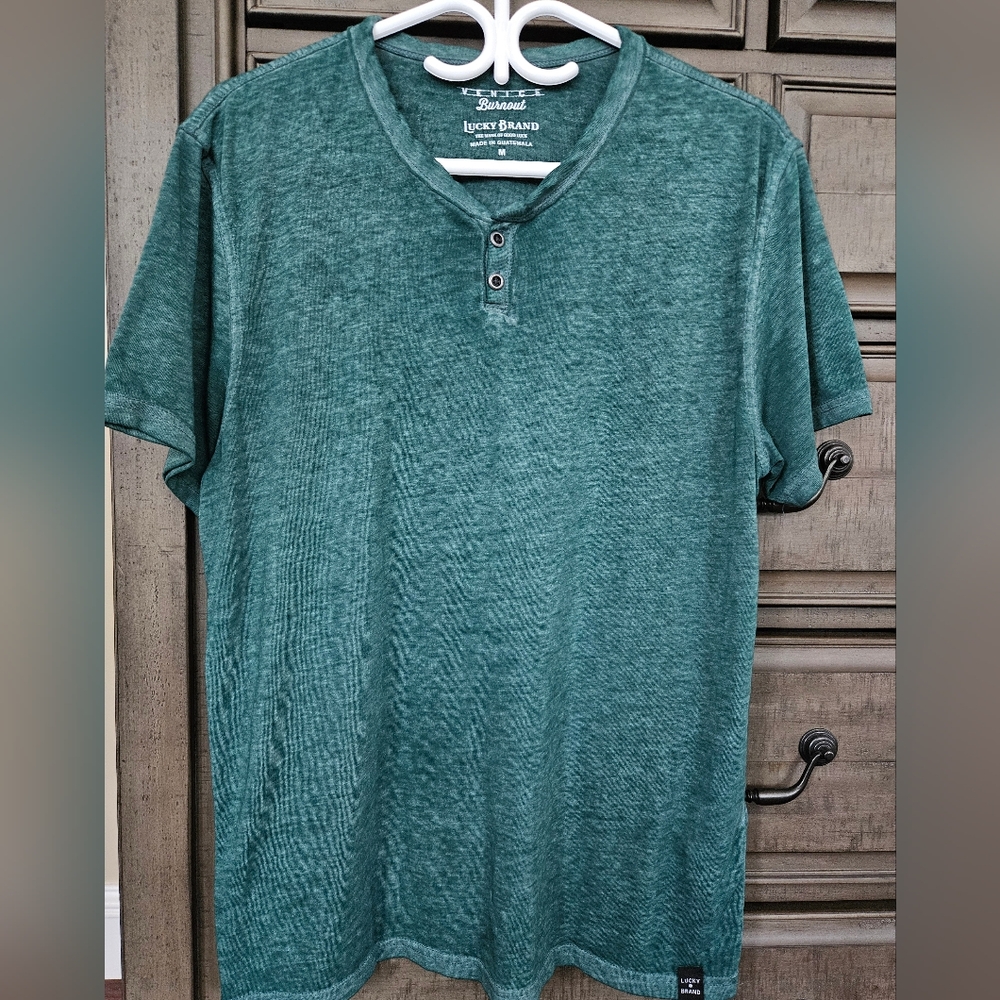 Men's Lucky brand t-shirt